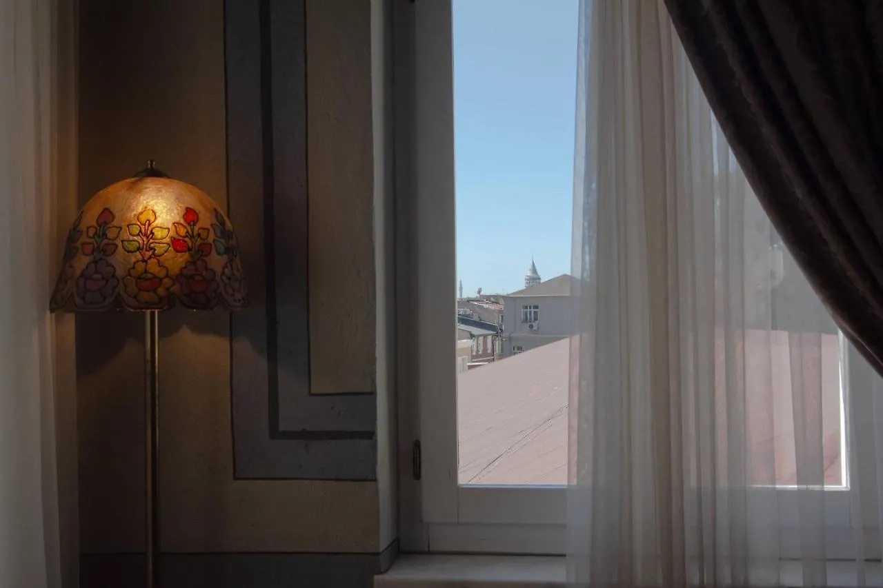 Stylish City Getaway-Explore The Urban Delights Istanbul Apartment
