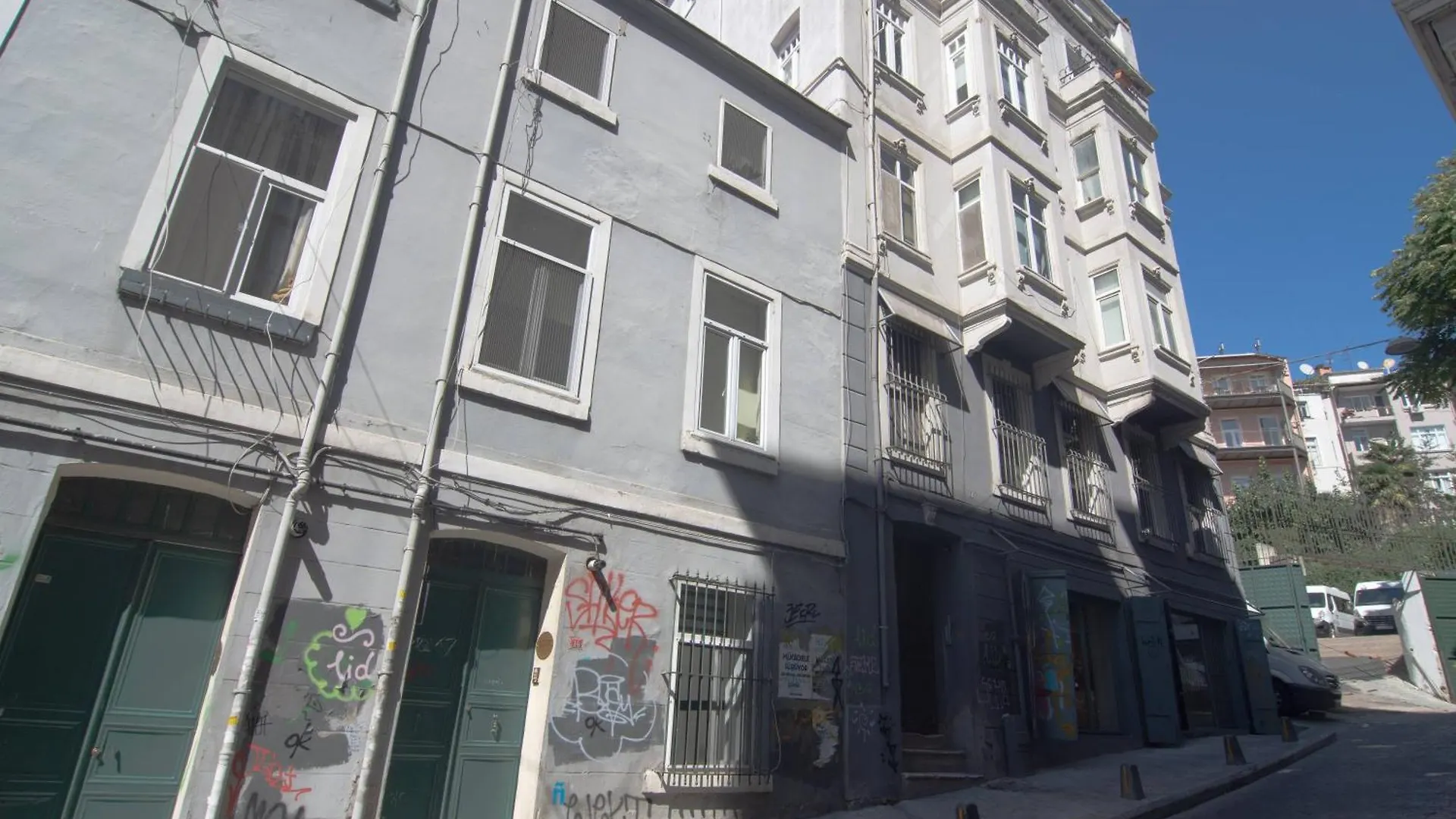 Stylish City Getaway-Explore The Urban Delights Istanbul Apartment