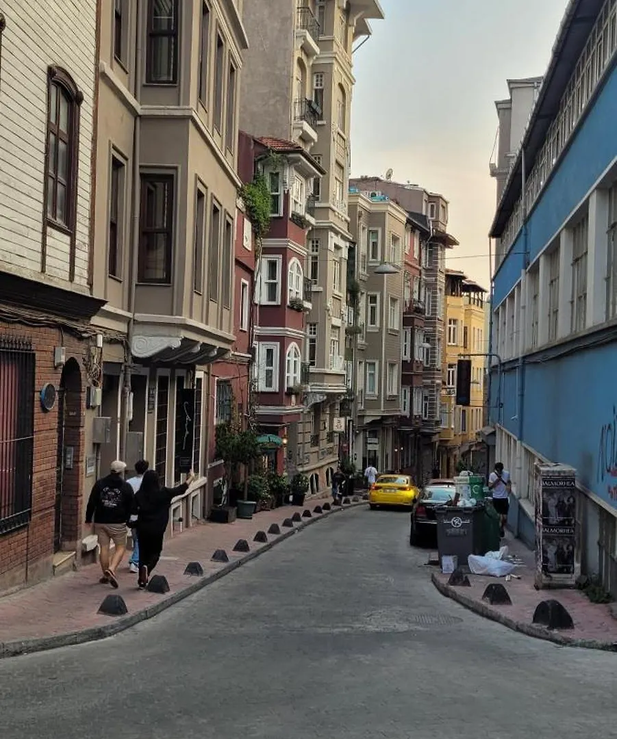 Apartment Stylish City Getaway-Explore The Urban Delights Istanbul